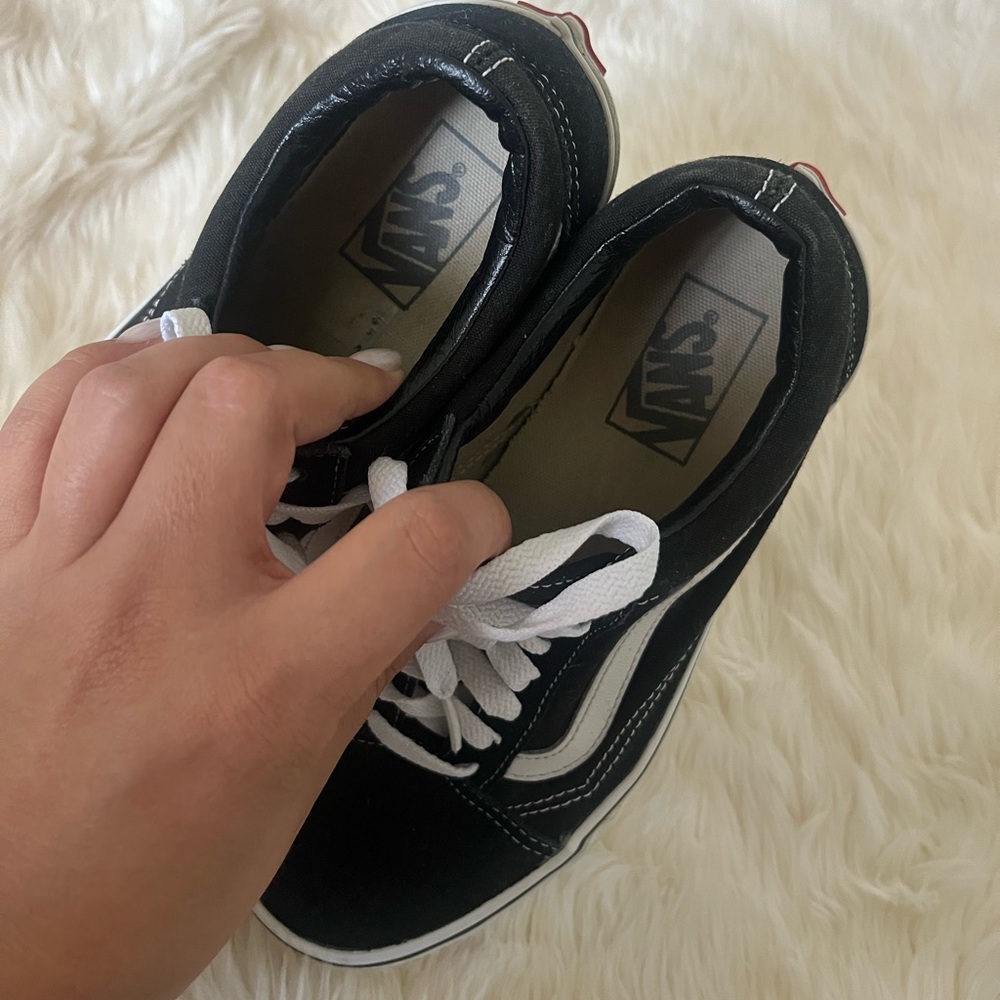 VANS - Picture 2 of 4